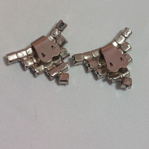 Vintage Prong Set Icy Rhinestone Shoe Clips - Picture 4 of 5